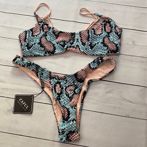 ❗️FINAL❗️ 🆕 ZAFUL Snakeskin Print Bikini M/6 - Picture 1 of 5